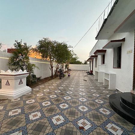 Arunachala Sashwin Guest House Tiruvannāmalai Zewnętrze zdjęcie