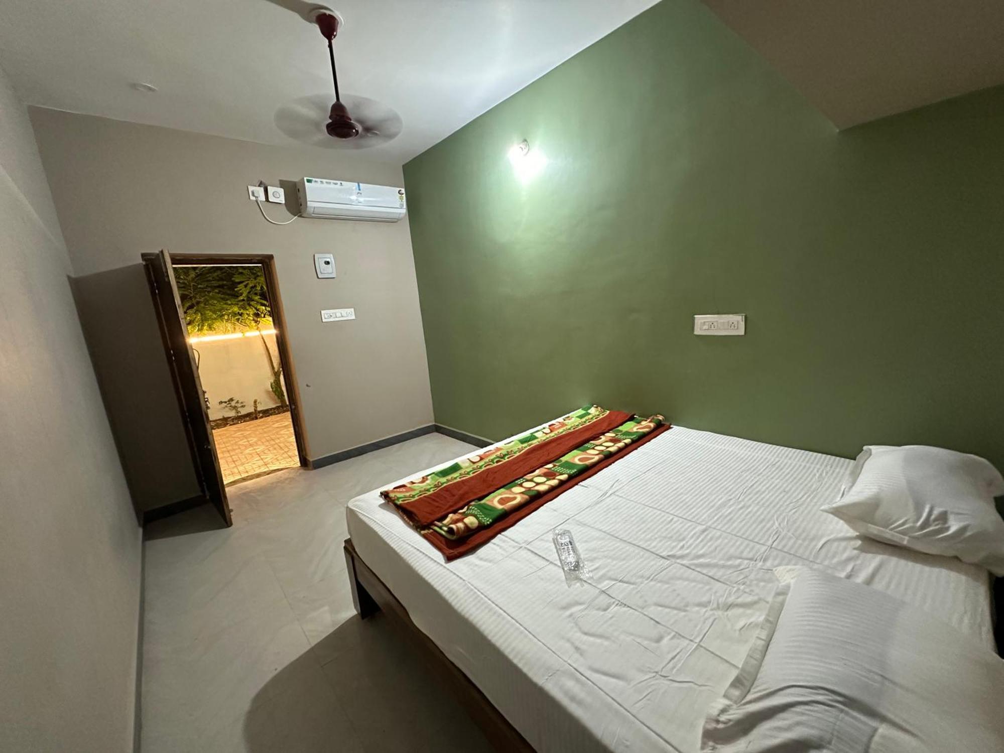 Arunachala Sashwin Guest House Tiruvannāmalai Zewnętrze zdjęcie