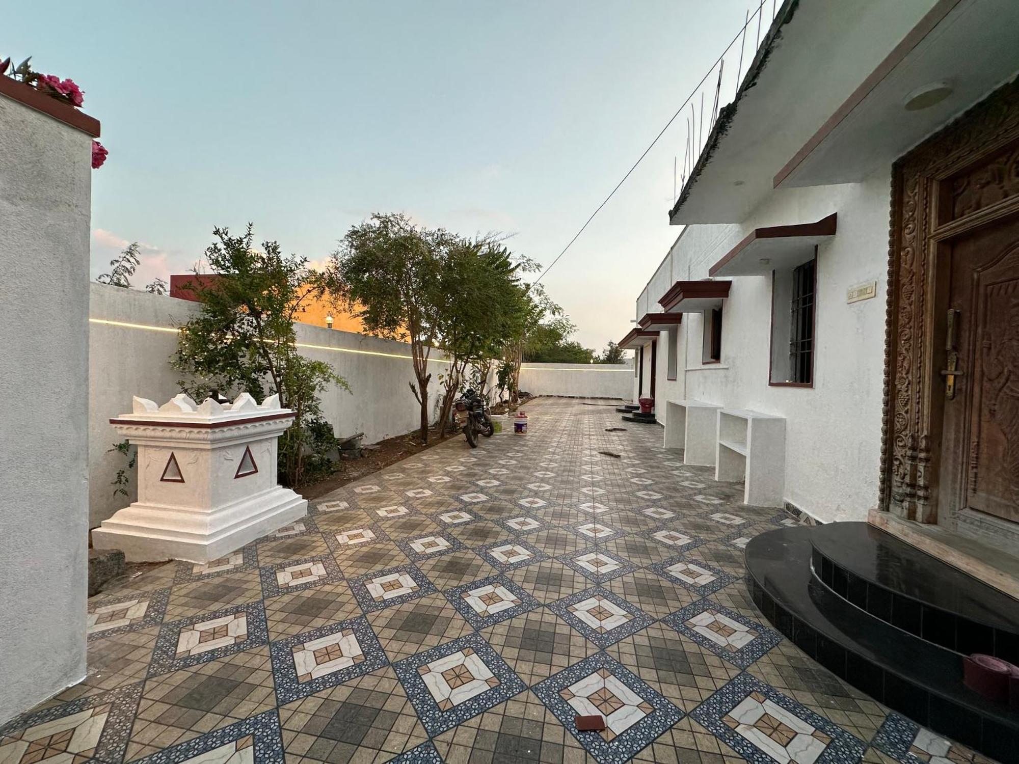 Arunachala Sashwin Guest House Tiruvannāmalai Zewnętrze zdjęcie